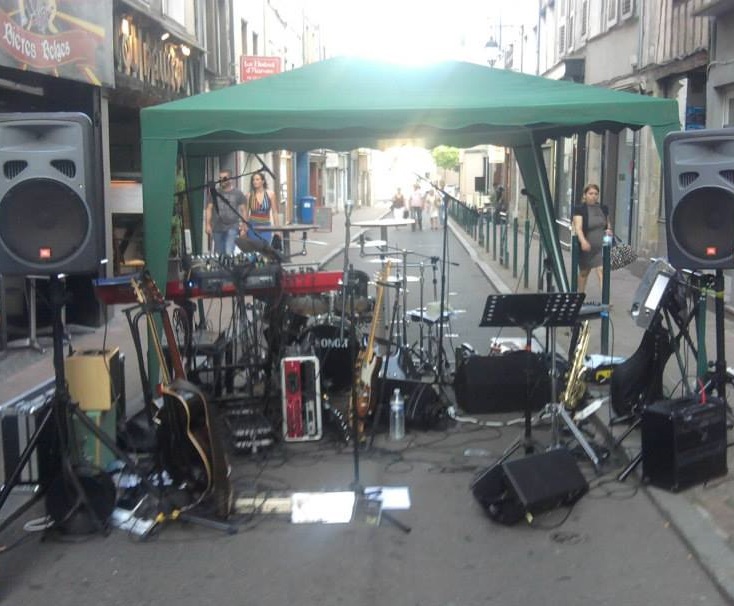 La scène de notre 1ère fête de la musique..... Limoges le 21 juin 2014